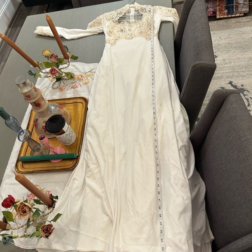 Vintage Ivory Lace Bridal Gown with train no size tag XS? Has union tag 70’s - Picture 14 of 16